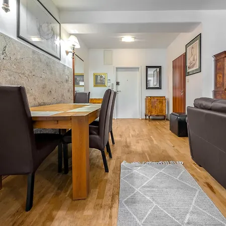 Rynek Prestige By Bookinghost Βρότσλαβ